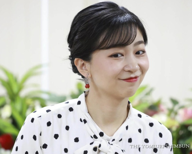 水玉ワンピの佳子さま（近影）
