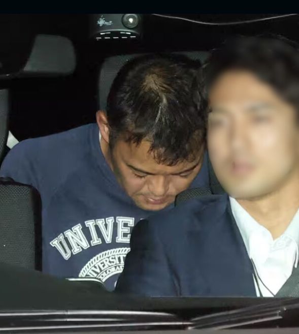 うつむく大津陽一郎