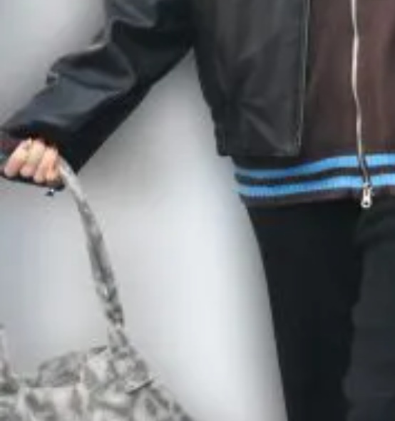 水上恒司の彼女のネイル