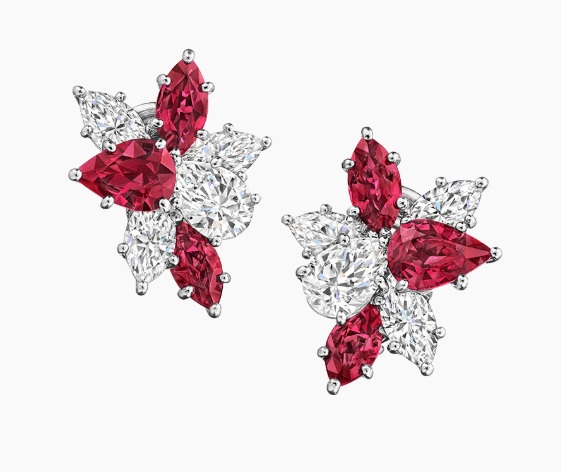 綾瀬はるかが紅白2025でつけたイヤリング(ハリーウィンストン)