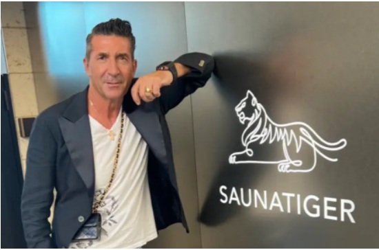 サウナタイガーをPRするジローラモ