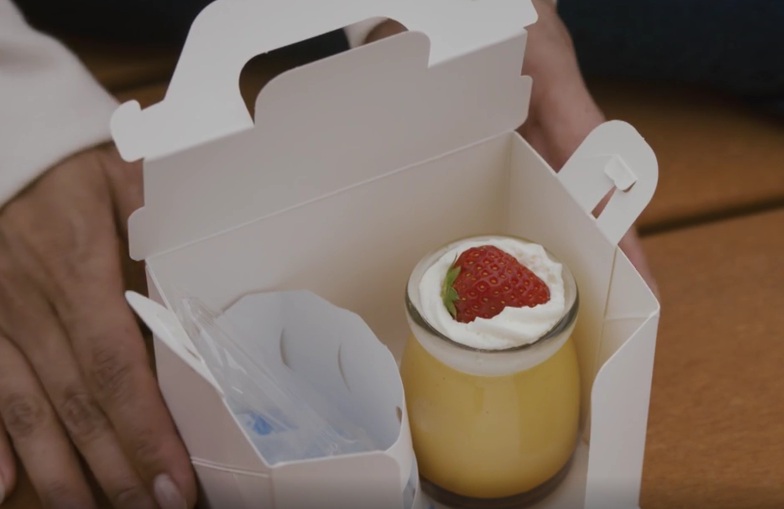 早瀬の家族と麻友が力を合わせて作ったハヤセプリン