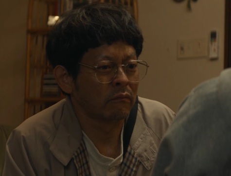 ふみに密造銃を手渡したもっちゃん